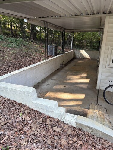 Delightful 2-bedroom house with AC in Maryville.