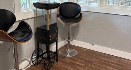 Delightful 2-bedroom house with AC in Maryville.