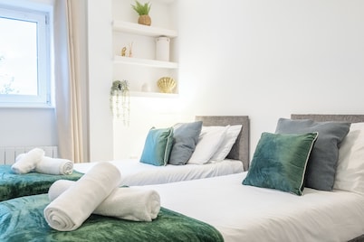 Modern 2BR Apartment with Water Views