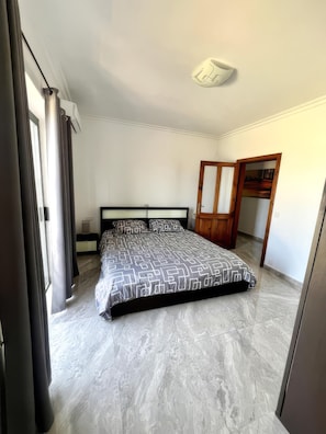2 Schlafzimmer, Schreibtisch, Bügeleisen/Bügelbrett, kostenloses WLAN