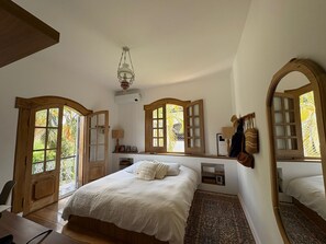 4 habitaciones, tabla de planchar con plancha y wifi 