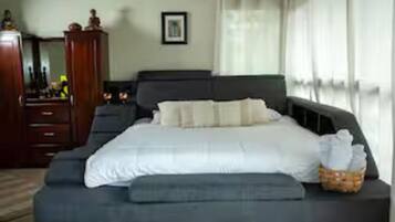 4 bedrooms, WiFi, bed sheets