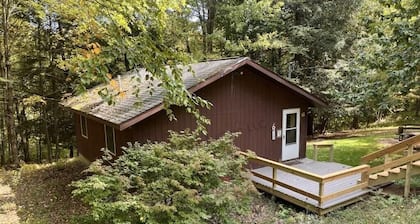 Cozy 2-Bedroom Pet-Friendly Cabin – Fully Stocked & Ready for Your Getaway