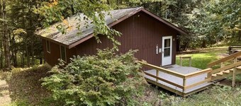 Cozy 2-Bedroom Pet-Friendly Cabin – Fully Stocked & Ready for Your Getaway