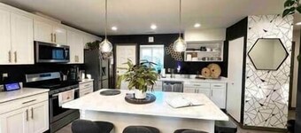 Cheerful private king room with en suite