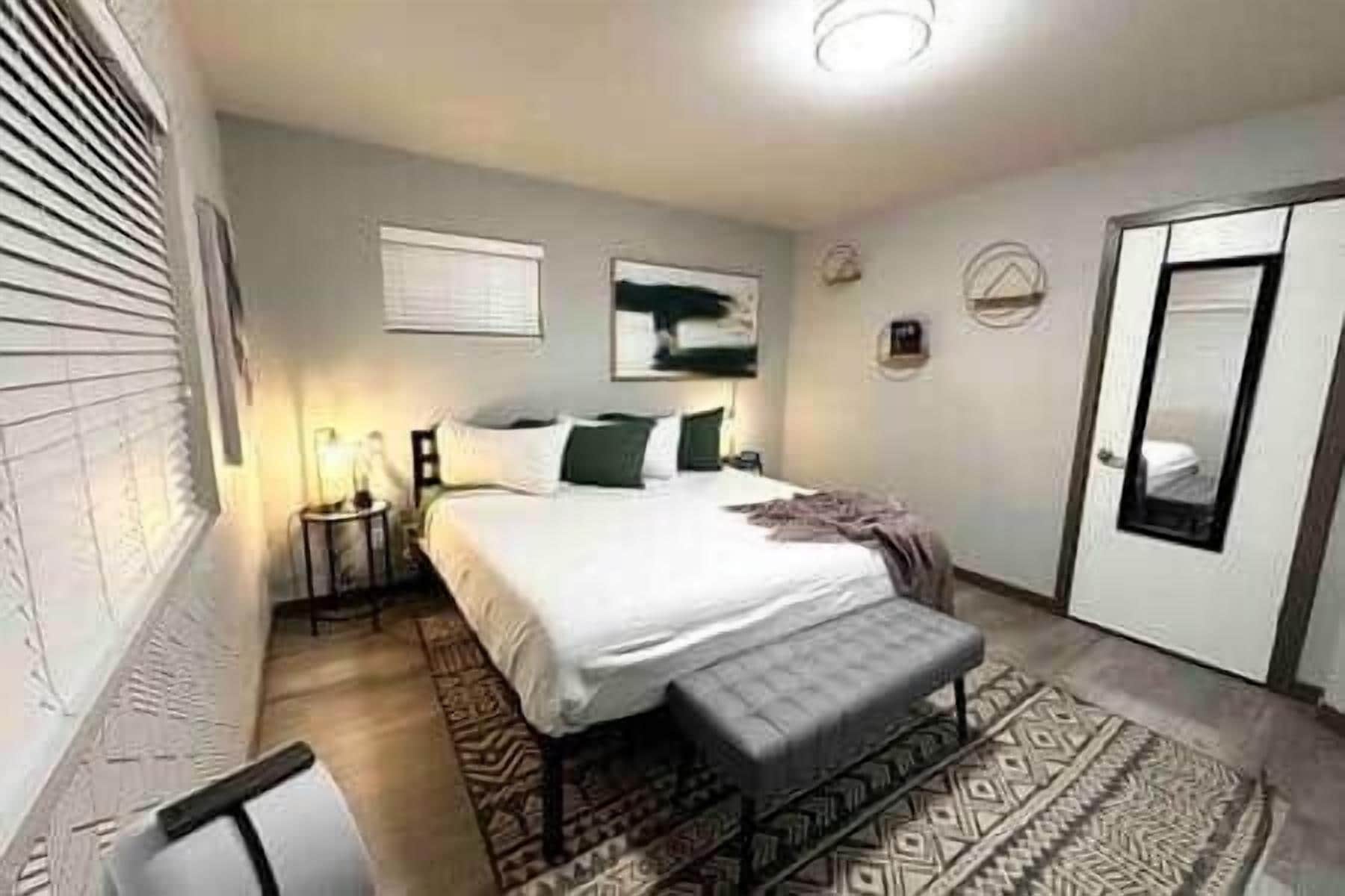 1 bedroom, in-room safe, iron/ironing board, WiFi