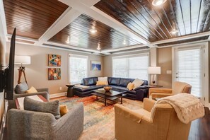 TV, video games, table football - Stylish NoDa Gem | Hot Tub, Games & Walk to Dining (Charlotte)