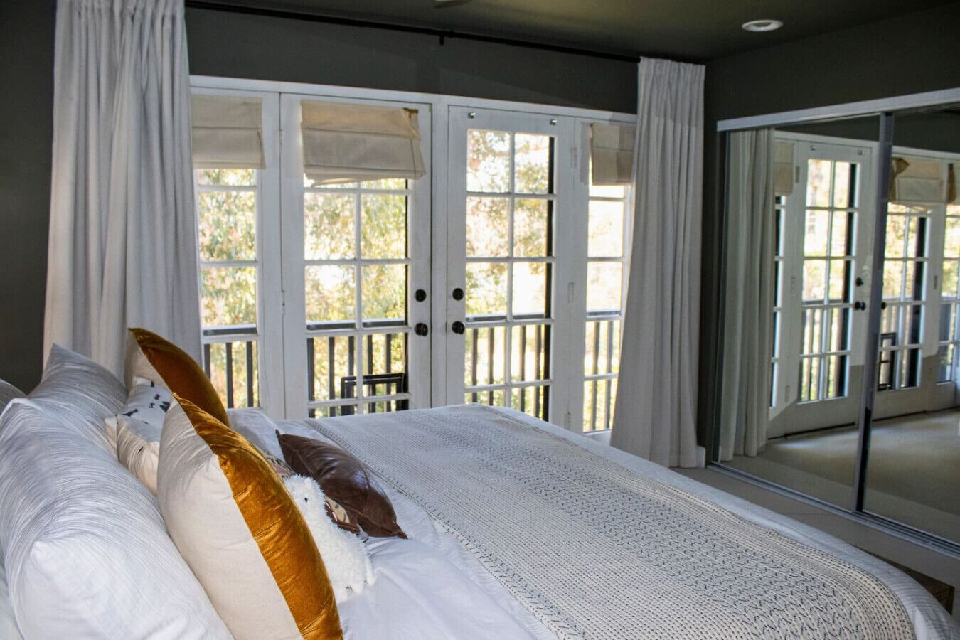 3 bedrooms, iron/ironing board, travel crib, WiFi