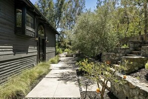 Property grounds - Lake Hodges View | Large Deck, Minutes to Legoland (Escondido)