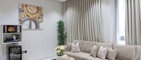 Suite 203 | Living area