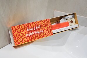 Studio, City View | Bathroom