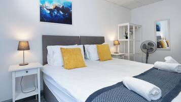 2 Schlafzimmer, Bügeleisen/Bügelbrett, kostenloses WLAN, Bettwäsche