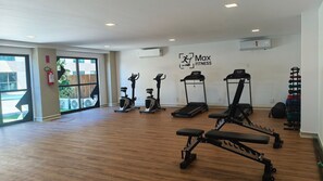 Fitness facility - Max Carneiros Suites by CTA (Tamandaré)