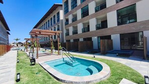 Studio | Pool | Outdoor pool - Max Carneiros Suites by CTA (Tamandaré)