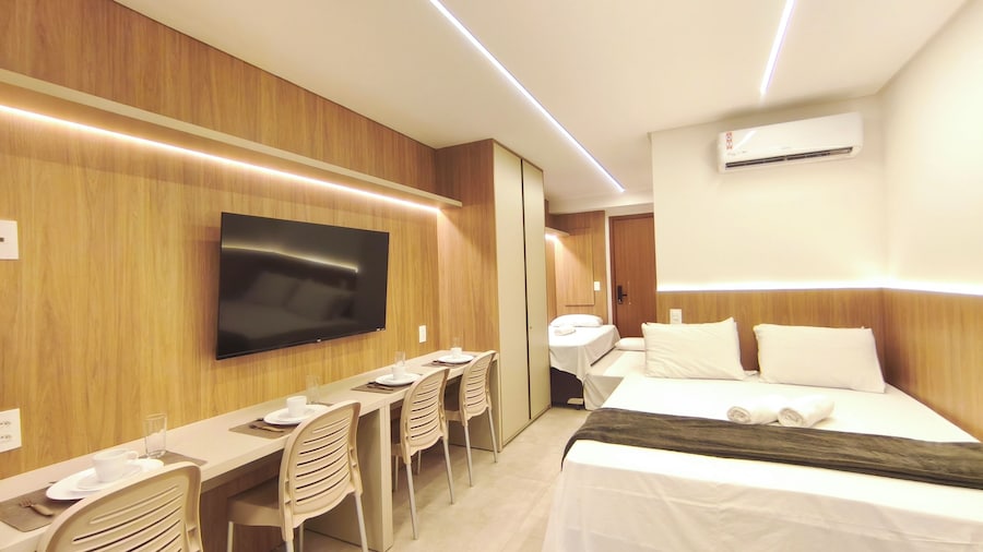 Max Carneiros Suites by CTA