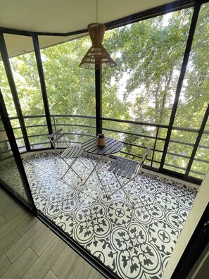 Interior - Duplex apartment in Las Condes, in front of subway, 10 min from clinics and malls. Parcking (Las Condes)