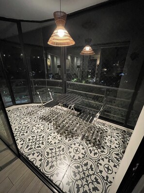 Interior - Duplex apartment in Las Condes, in front of subway, 10 min from clinics and malls. Parcking (Las Condes)