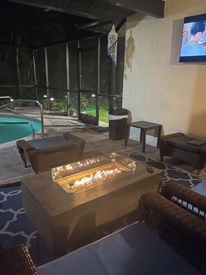 Property grounds - Fantastic 3-bedroom house with private heated pool (Nokomis)