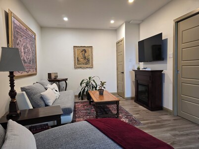 Enjoy a taste of country living in the charming town of Clarence-Creek!