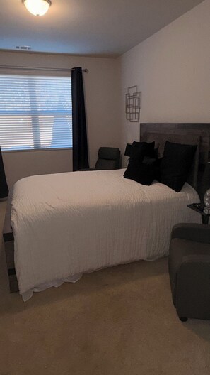 1 bedroom, iron/ironing board, free WiFi -  Cozy Private Room - access to Private Bath & Private Entrance. (Fairburn)