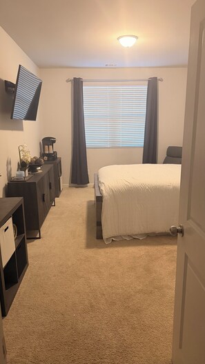 1 bedroom, iron/ironing board, free WiFi