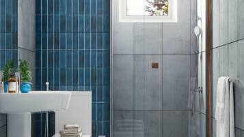 Apartment, Balcony, Pool View | Bathroom