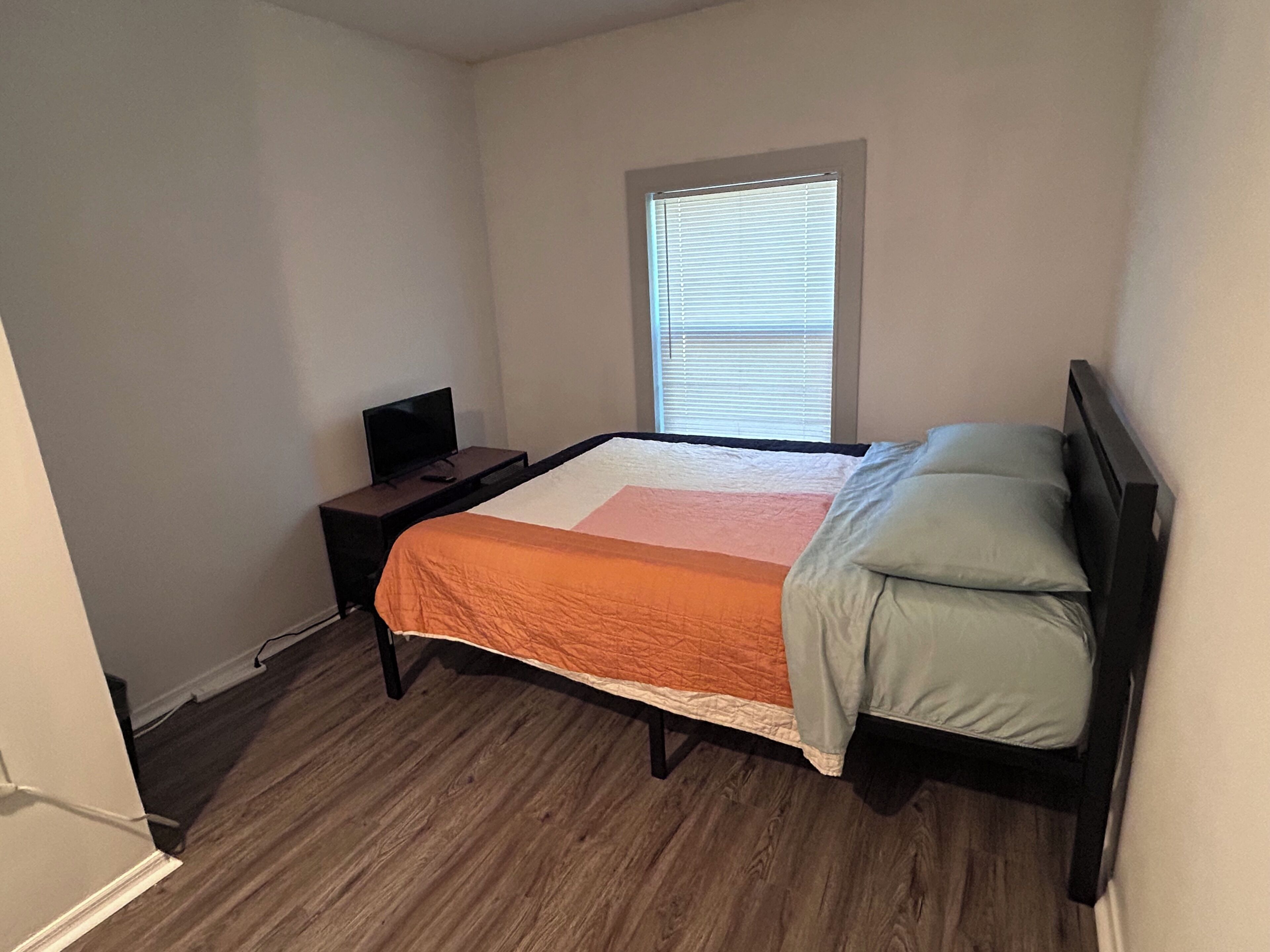 1 habitación, internet y ropa de cama 