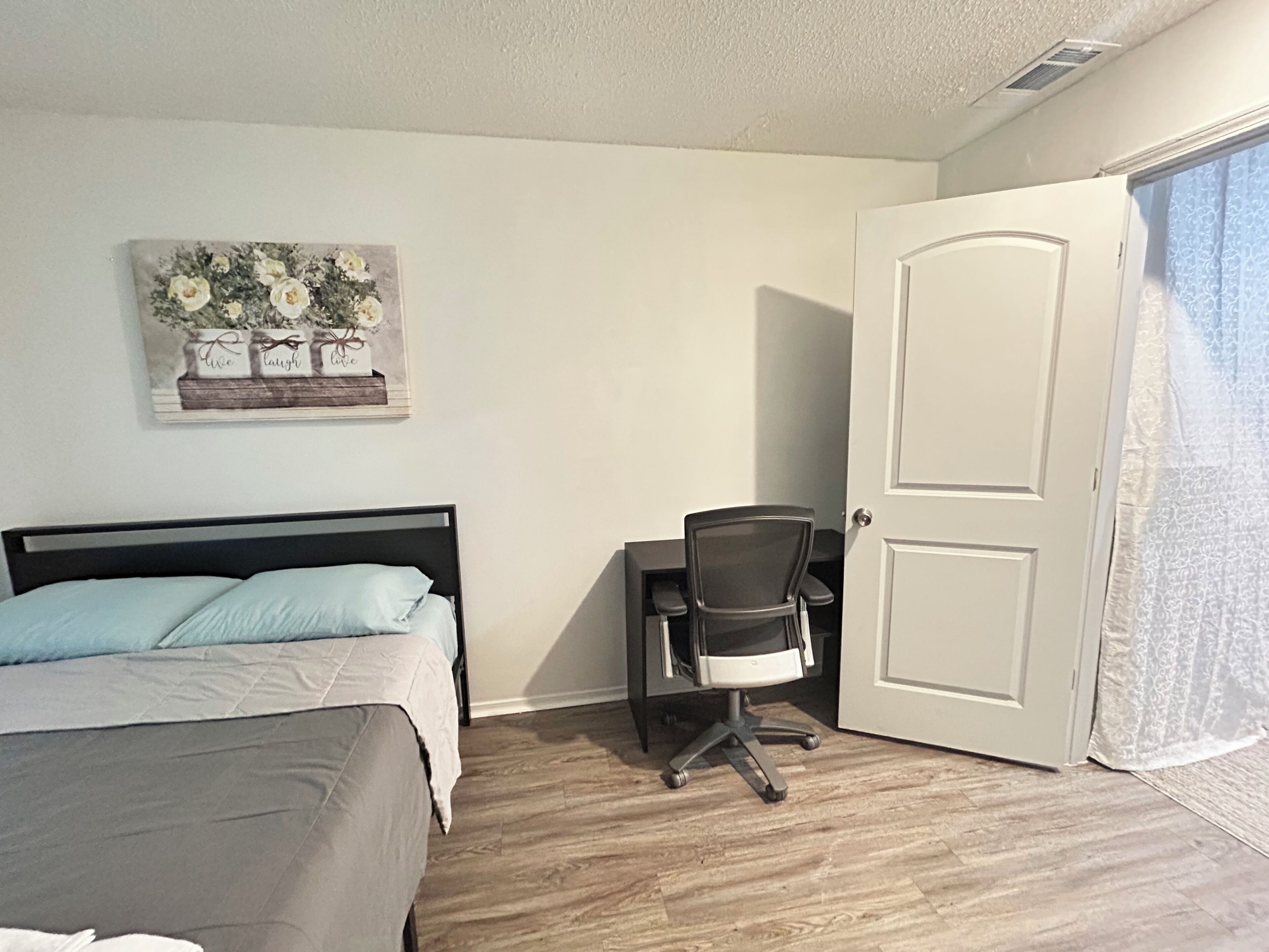 1 bedroom, internet, bed sheets