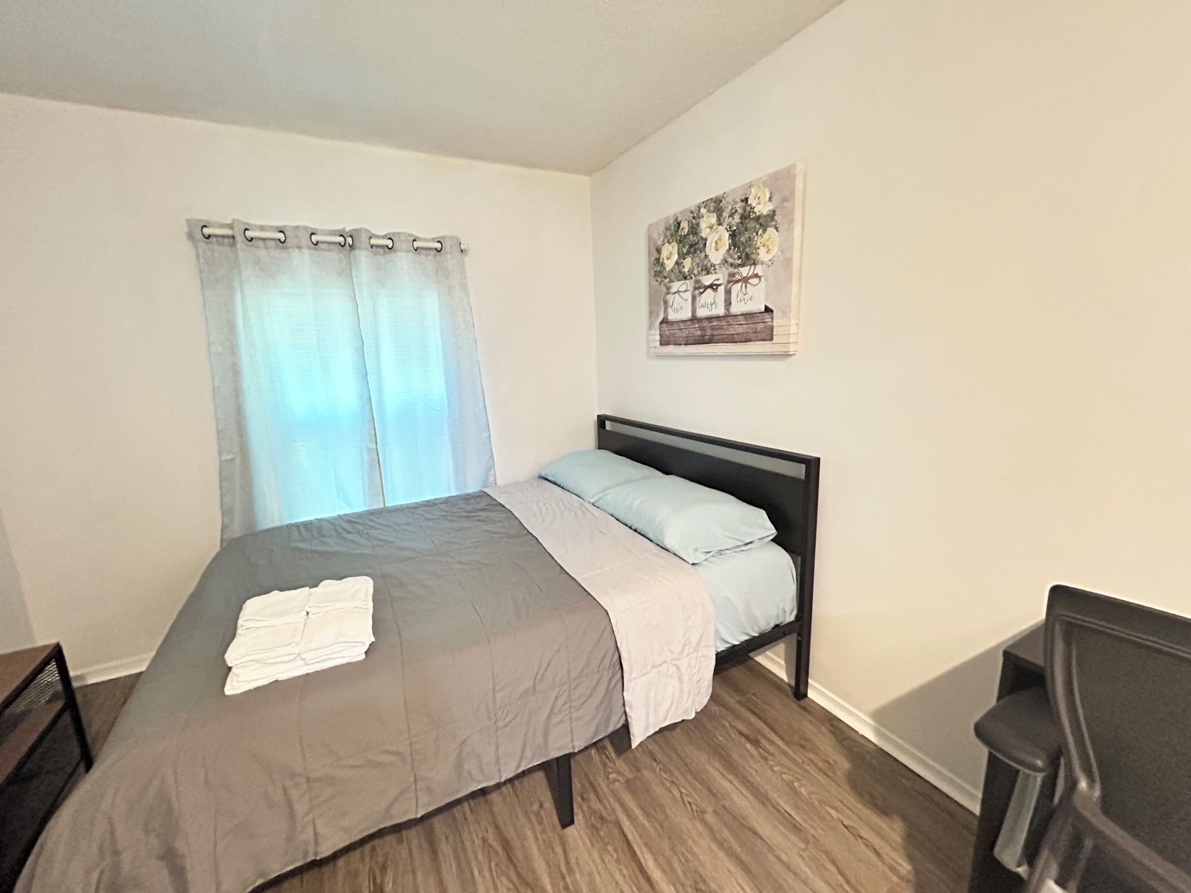 1 bedroom, internet, bed sheets
