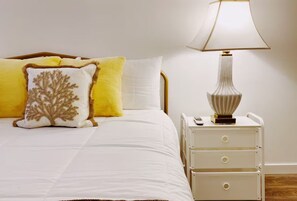 คอมฟอร์ทอพาร์ทเมนท์ | พื้นที่ทำงานแบบใช้แล็ปท็อป, เตารีด/โต๊ะรีดผ้า, Wi-Fi ฟรี