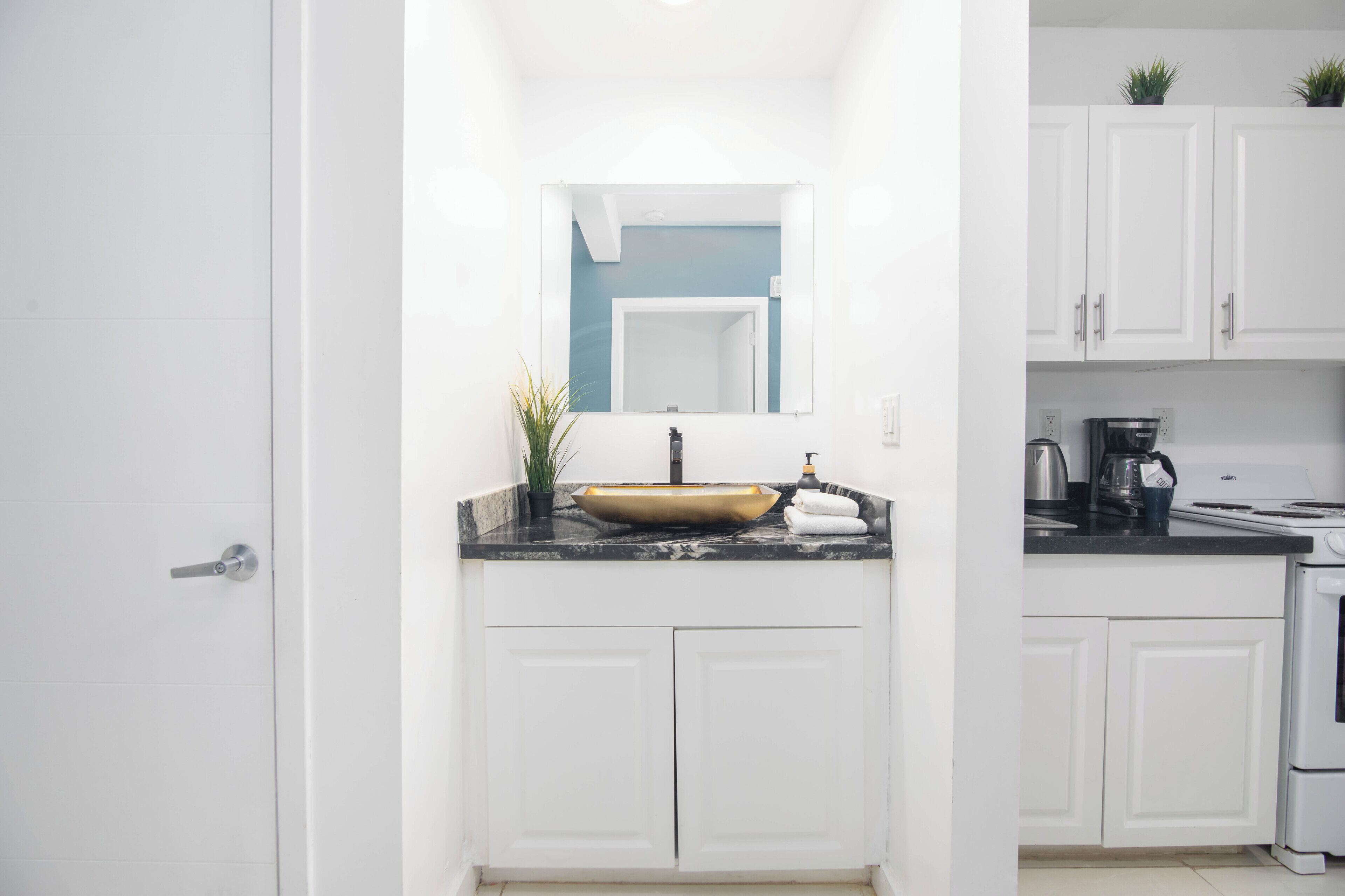 Comfort-Apartment | Badezimmer | Dusche, Regendusche, Haartrockner, Handtücher