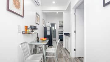 Business Apartment | Dining room