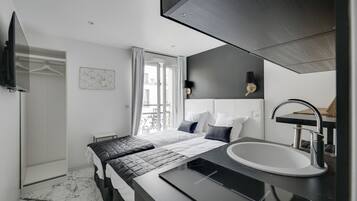 1 bedroom, iron/ironing board, free WiFi, bed sheets