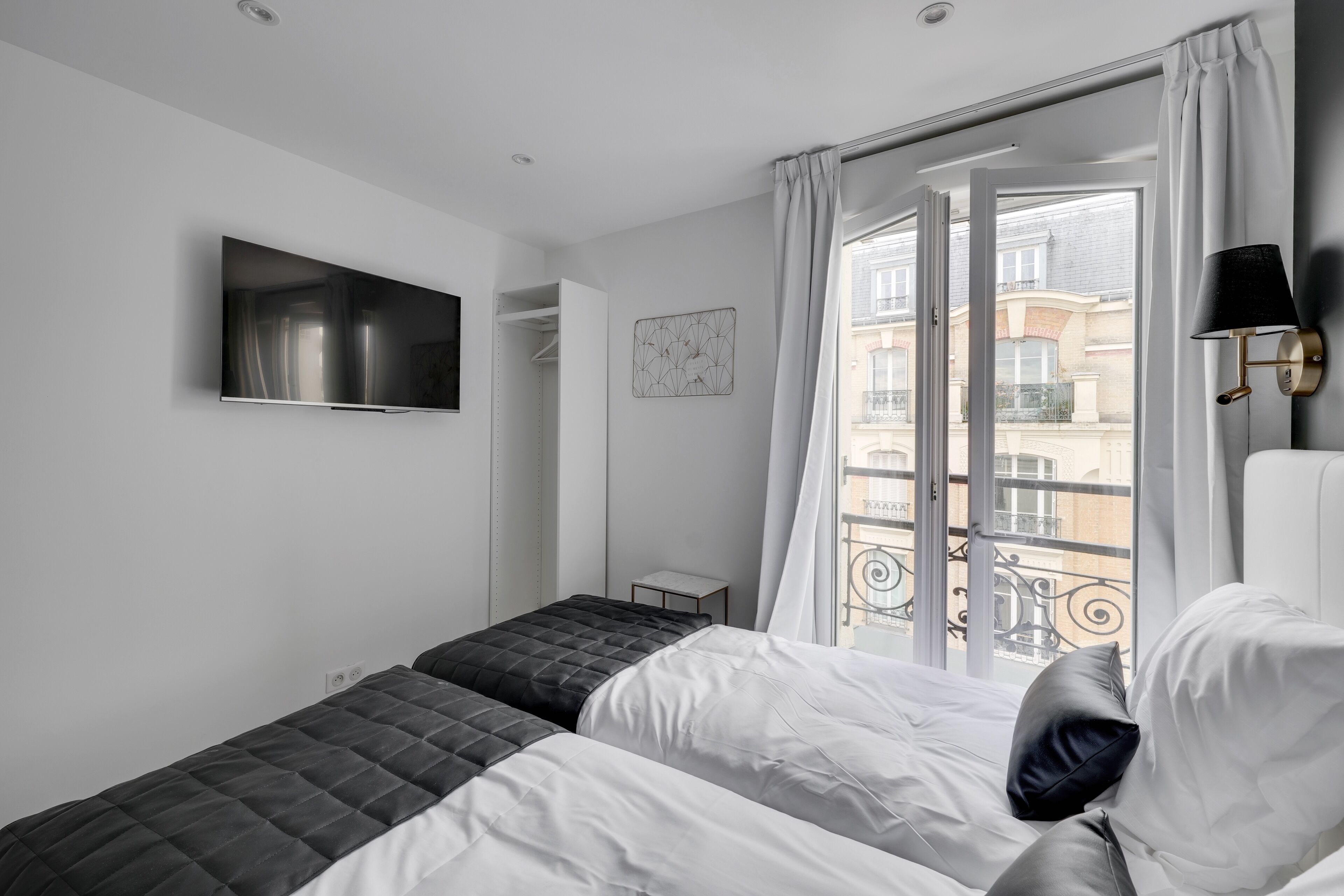 1 habitación, tabla de planchar con plancha, wifi gratis y ropa de cama 