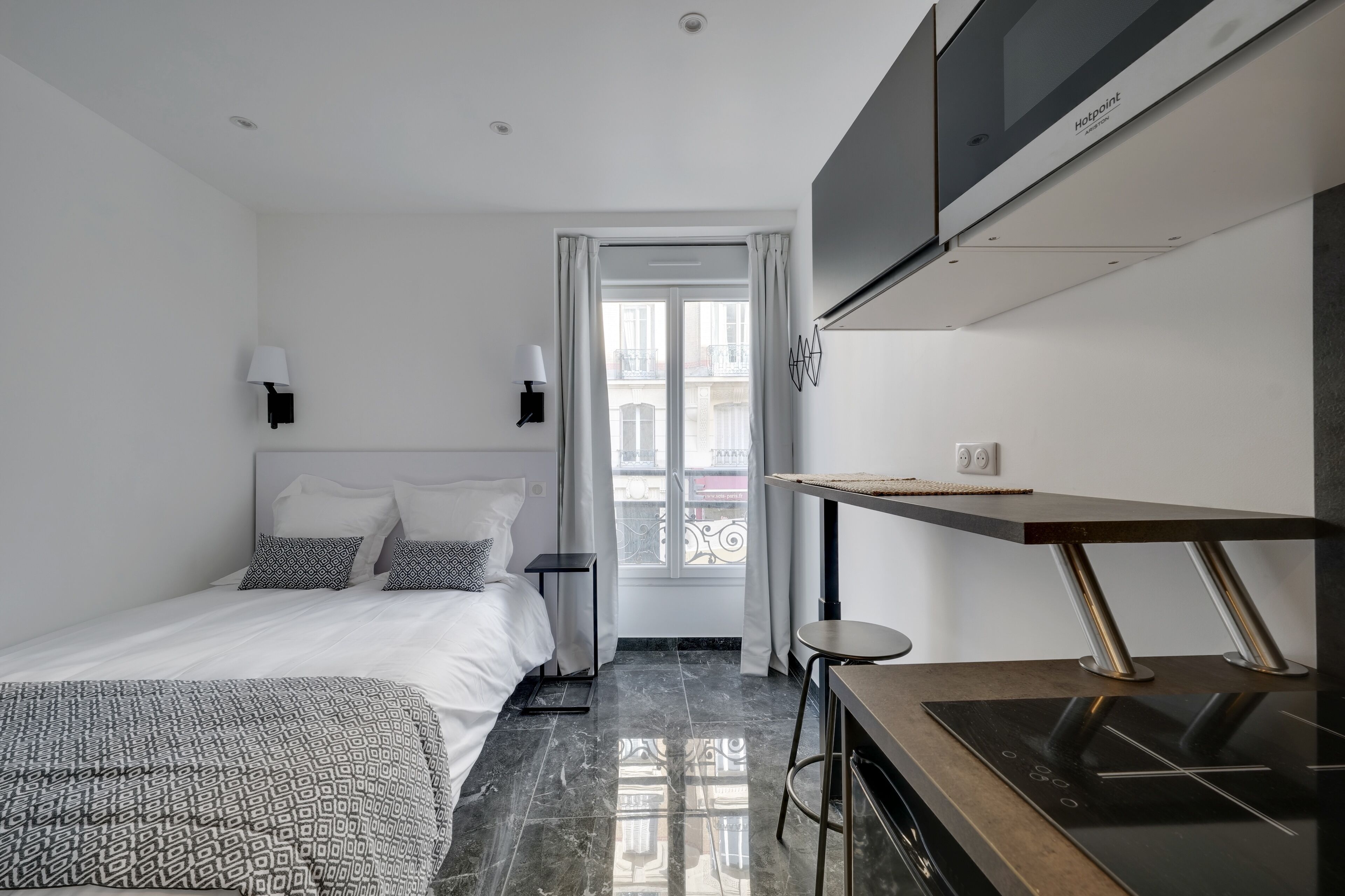 1 habitación, tabla de planchar con plancha, wifi gratis y ropa de cama 