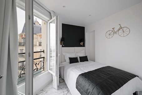 1 bedroom, desk, iron/ironing board, travel crib. Double-bed Apartment in Apart'hotel Le Bellevue