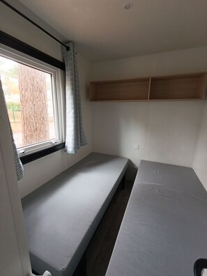 3 chambres, lit parapluie