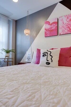 1 habitación, tabla de planchar con plancha, wifi y ropa de cama