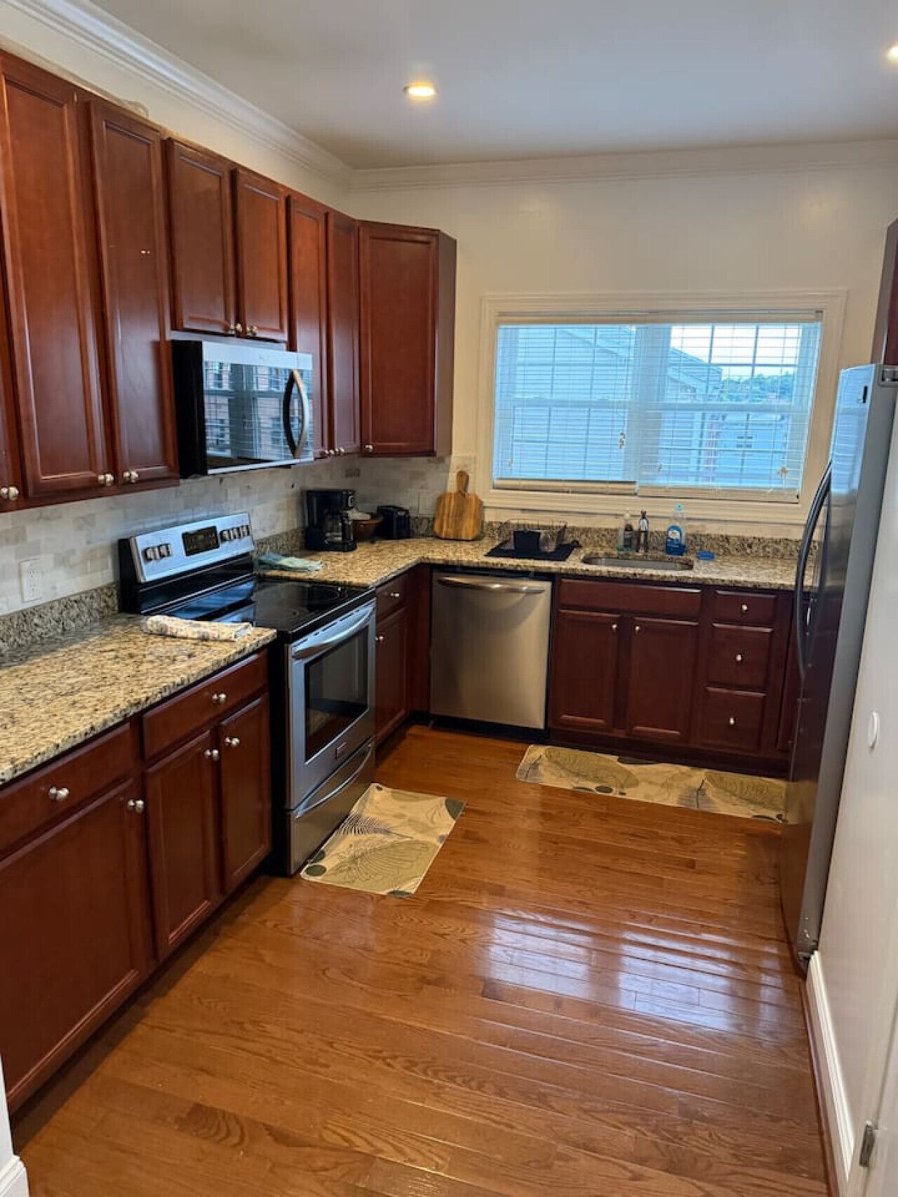 雪櫃、微波爐、焗爐、爐具