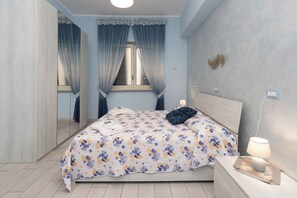 Blackout curtains, soundproofing, free WiFi - Vicolo 55 (Naples)