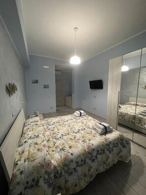 Classic Room | Blackout drapes, soundproofing, free WiFi