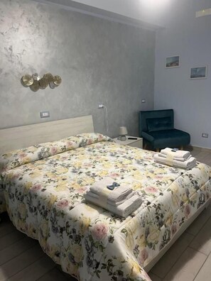 Classic Room | Blackout drapes, soundproofing, free WiFi