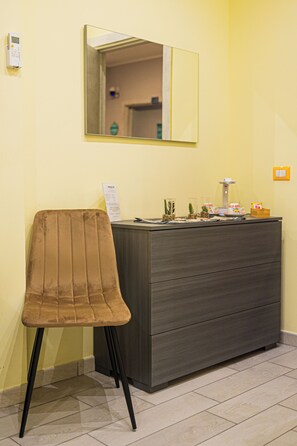 Blackout curtains, soundproofing, free WiFi - Vicolo 55 (Naples)