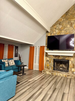 Smart TV, computer monitors