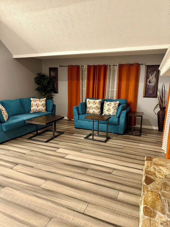 Smart TV, computer monitors