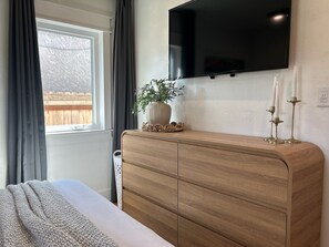 3 habitaciones, tabla de planchar con plancha, wifi y ropa de cama 