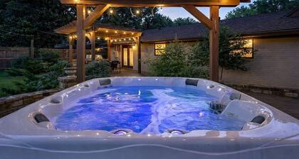 Walk to OU Stadium • Hot Tub Backyard Retreat • Sleeps 8