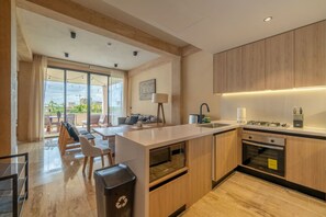 Interior - Security, Comfort & Entertainment in a Central Location! (Playa del Carmen)