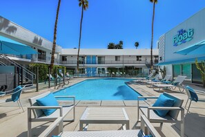 Pool - Charming 2-bedroom apartment in Palm Springs (Palm Springs)