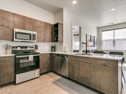 New LUX 2Bed Apt @ UCO